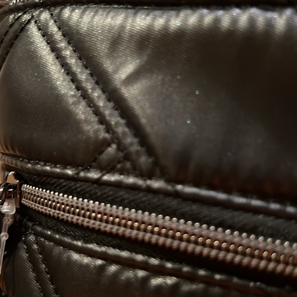 Lug Dazzle SE Crossbody Bag in Metallic Black NWT - Picture 6 of 6